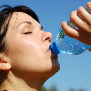 bere acqua